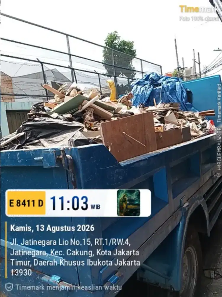 Jasa buang puing dan urugan