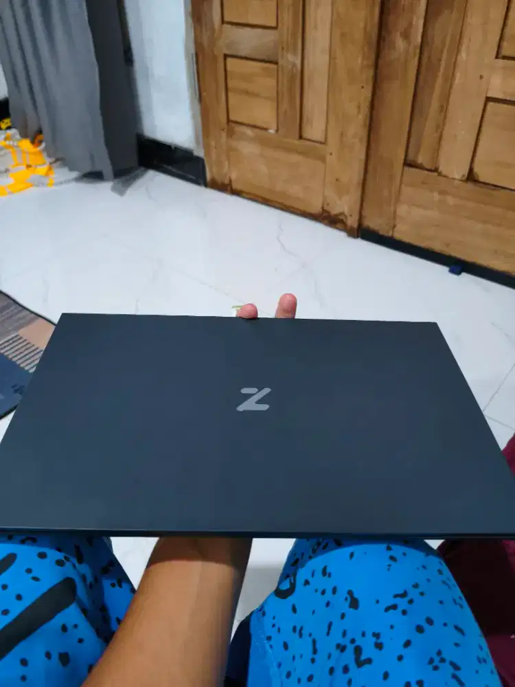 Laptop Zeyrex Lbook 8/256 mulus open box