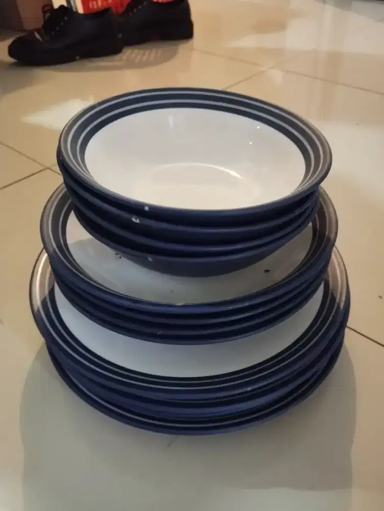 Piring Makan 1 Set