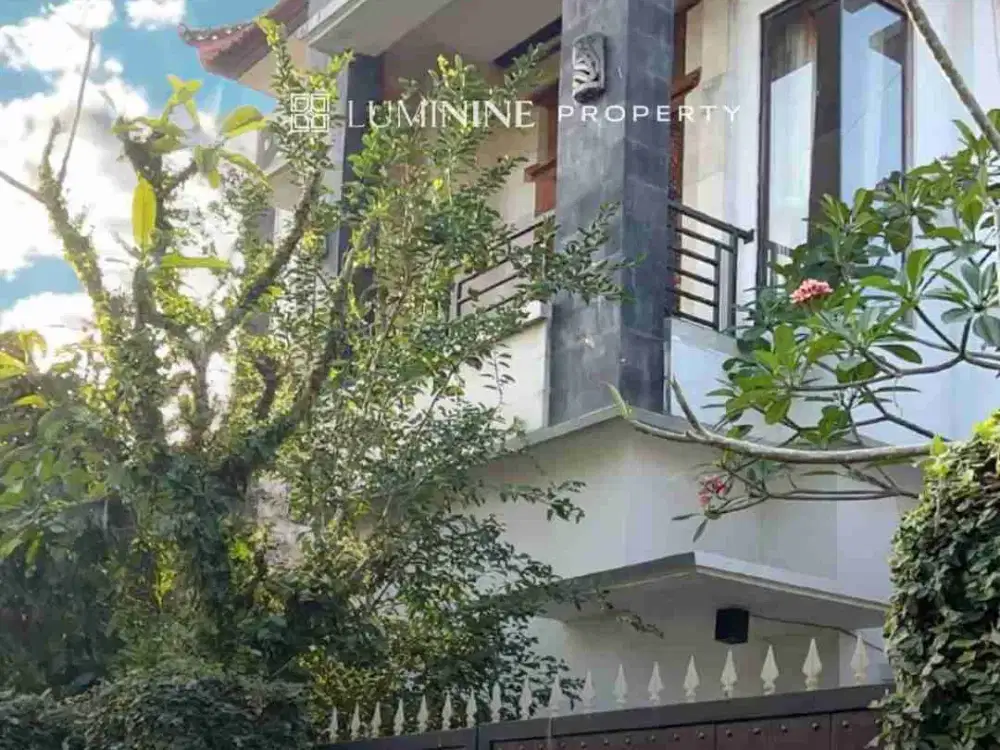 DIJUAL MURAH RUMAH SEMI VILLA BISA DISEWAKAN DI BATUBULAN GIANYAR BALI,LINGKUNGAN NYAMAN DEKAT KEMANA-MANA