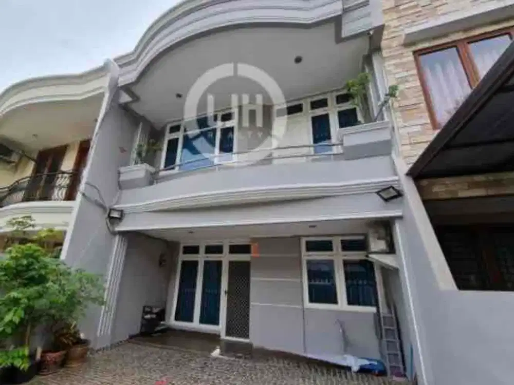 Jalan Lebar Rumah 2 Lantai di Pelepah Elok dijual