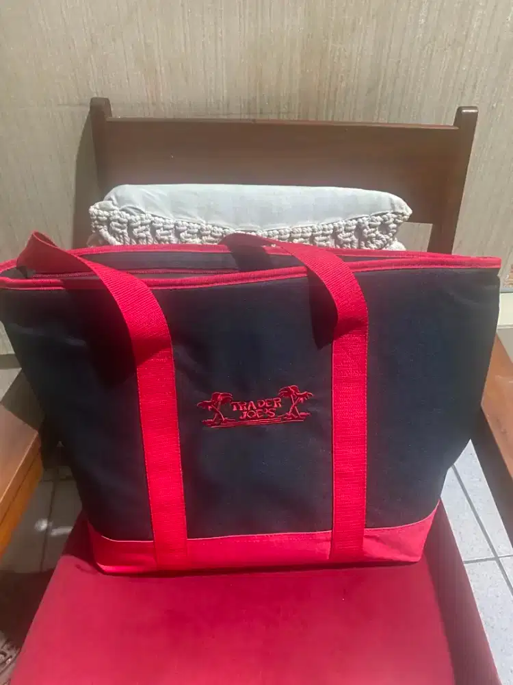 New - trader Joe's extra large capacity and preloved flo ceresta