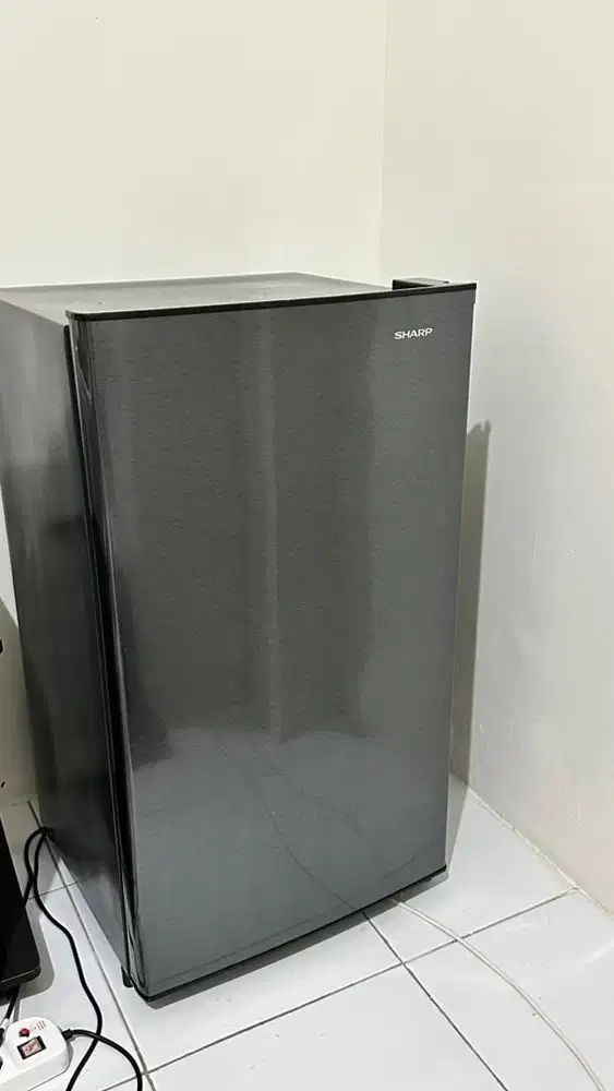 Jual Kulkas Sharp 1 Pintu (FREE 2 BOX PENYIMPANAN + PIRING)