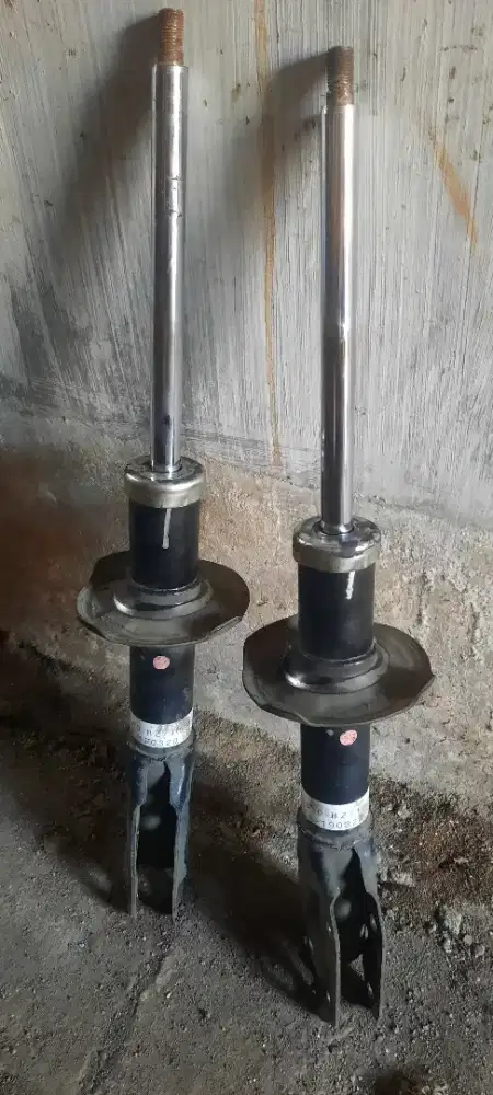 Jual cepat shockbreaker depan Ayla 2020,sepasang kanan dan kiri