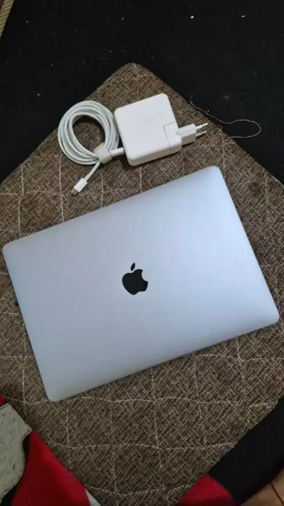 macbook pro 2017 i5