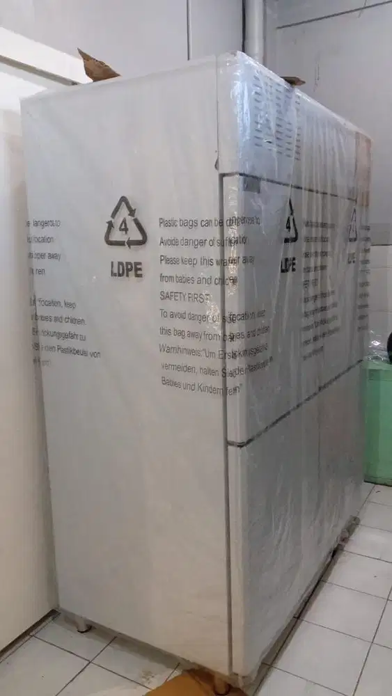 Dijual freezer 4 pintu GOFNER SUF 1400-4D