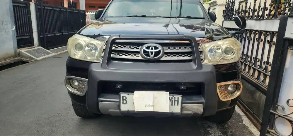 Dijual Fortuner tahun 2009