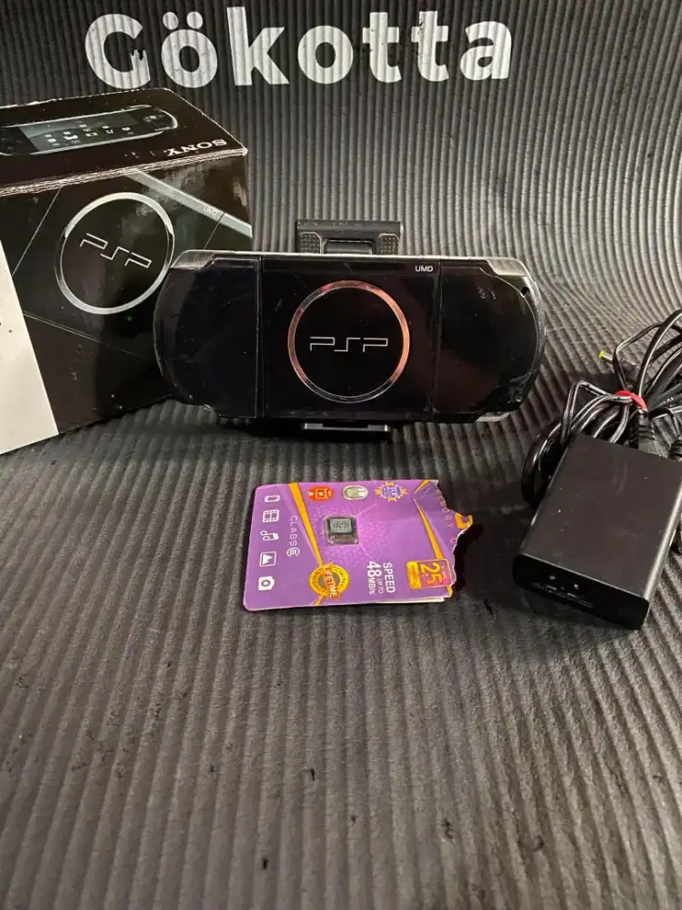 Psp 3000 (16gb)  full game fulset mulus normal semua tinggal pakai