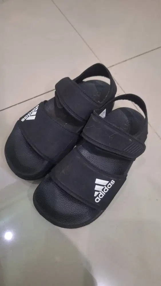 Sandal Adidas Anak Hitam Preloved Masih Bagus