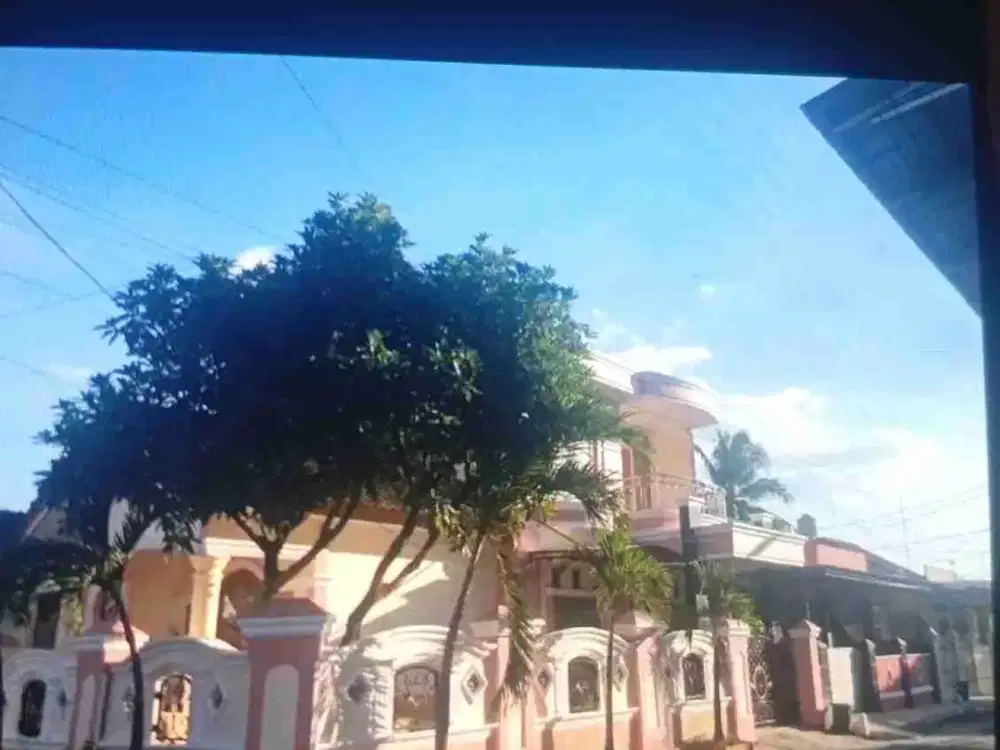 di jual rumah 2 lantai
