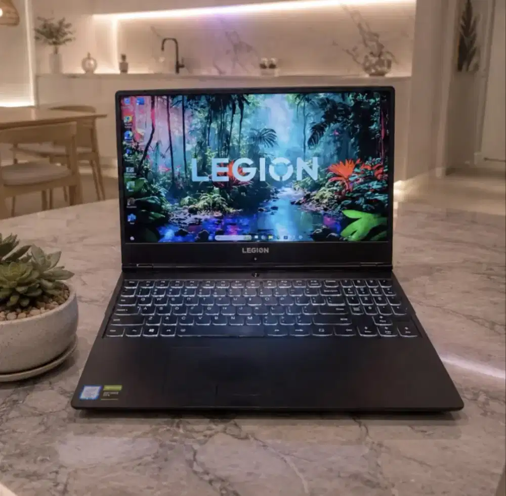 Laptop Lenovo LEGION Pro-8G RAM 16Gb SSD 256Gb DUAL VGA GAMING