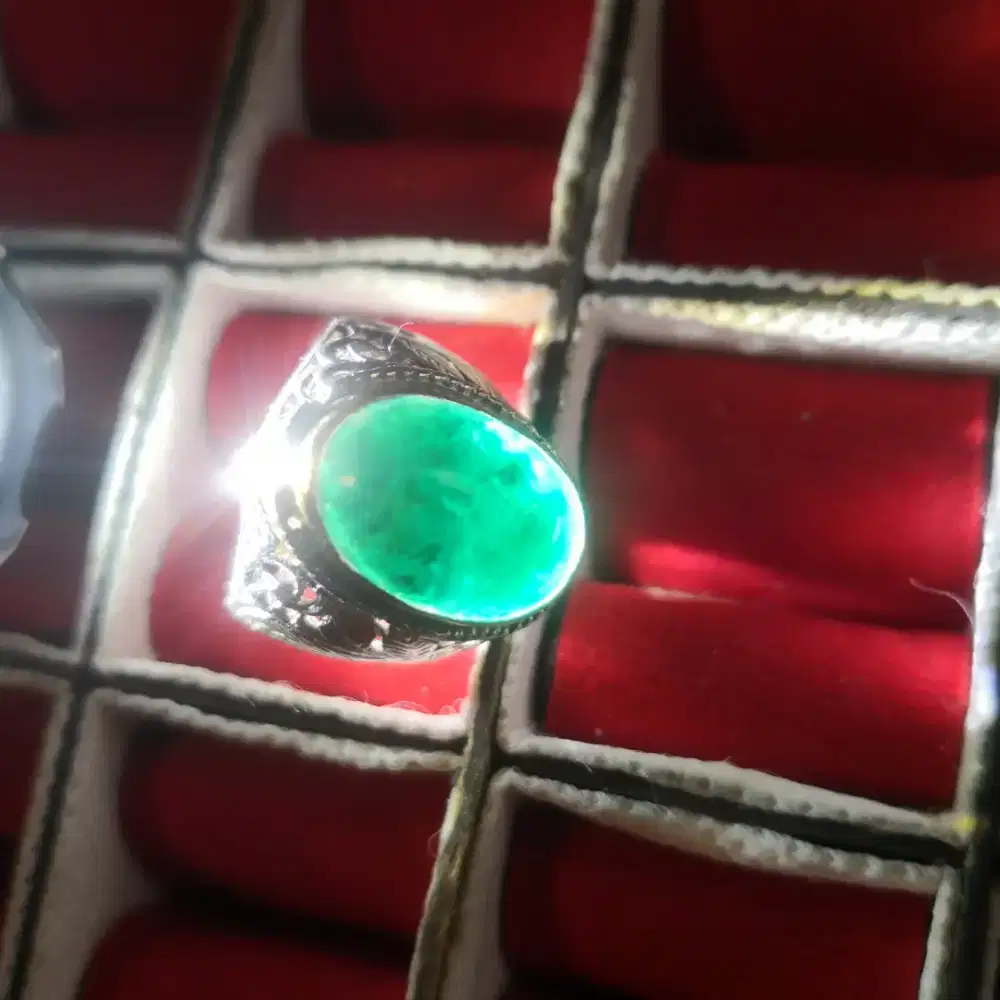 Cincin batu bacan doko dimensi kantoran