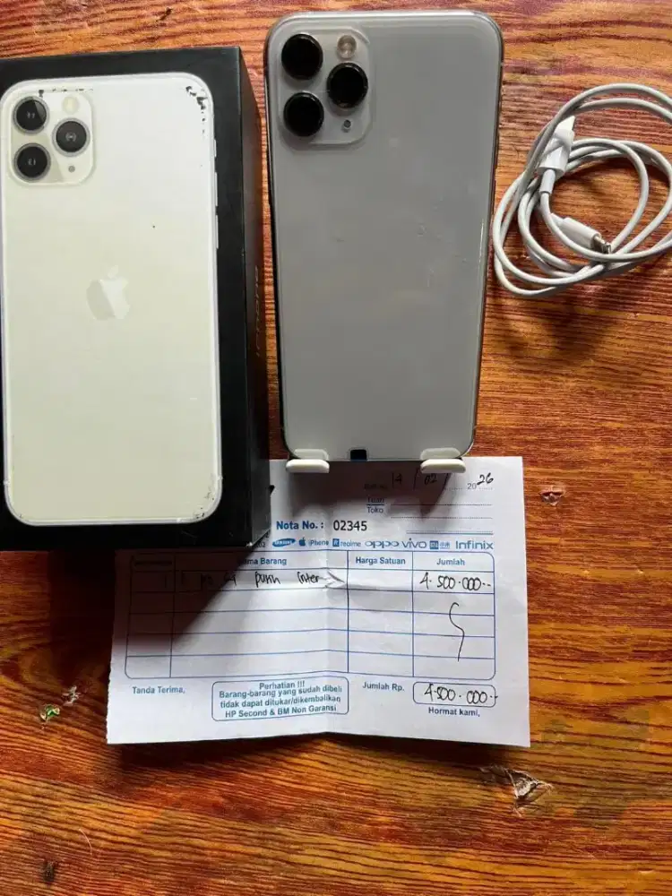 Iphone 11 pro 64gb white inter all operator Fullset mulus no minus