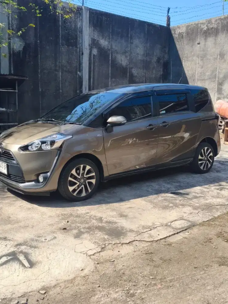 Toyota Sienta V Matic 2017