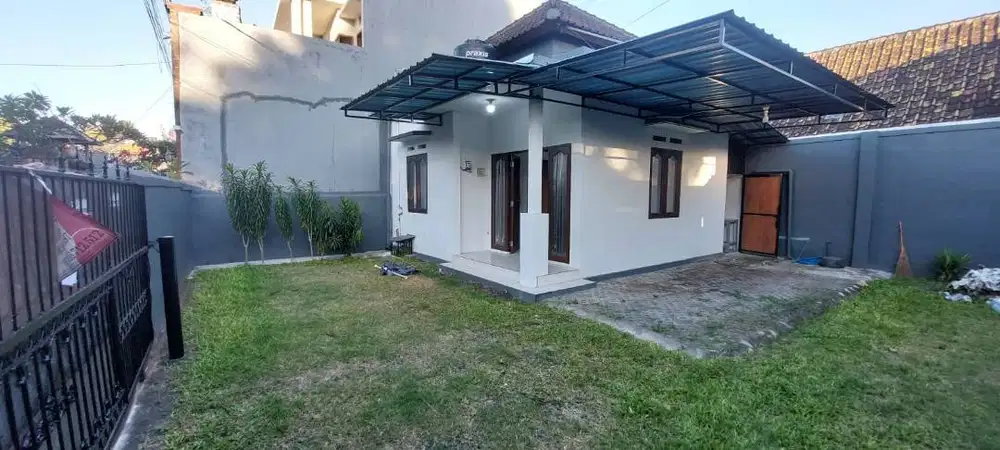 Ruman Asri dengan Parkir Luaasss di Renon