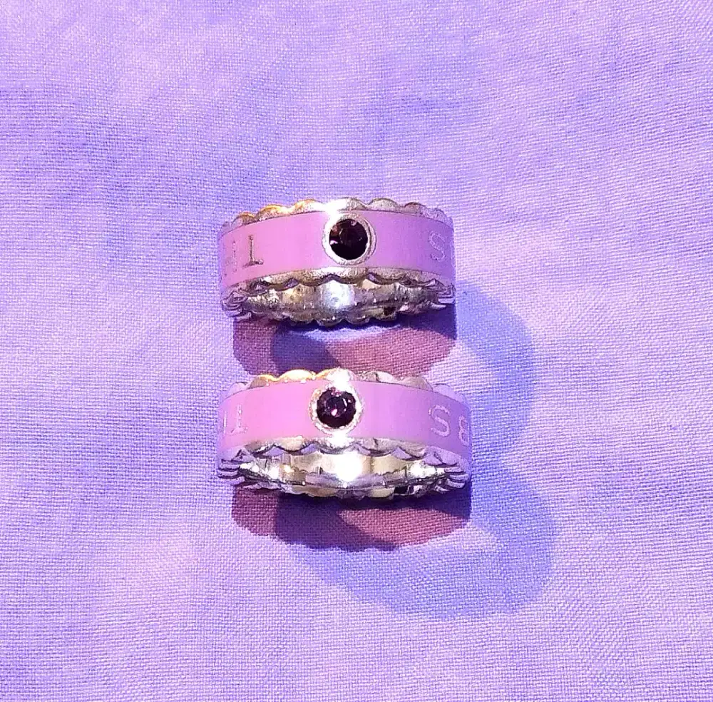 Authentic Marc Jacobs Medallion Ring in Purple