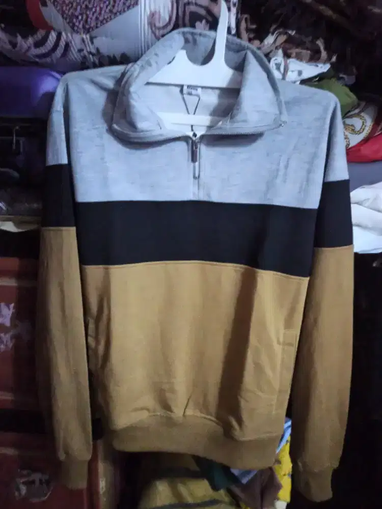 Sweater M231 Original (Half Zipper and 3 Colour Combination) Ukuran L
