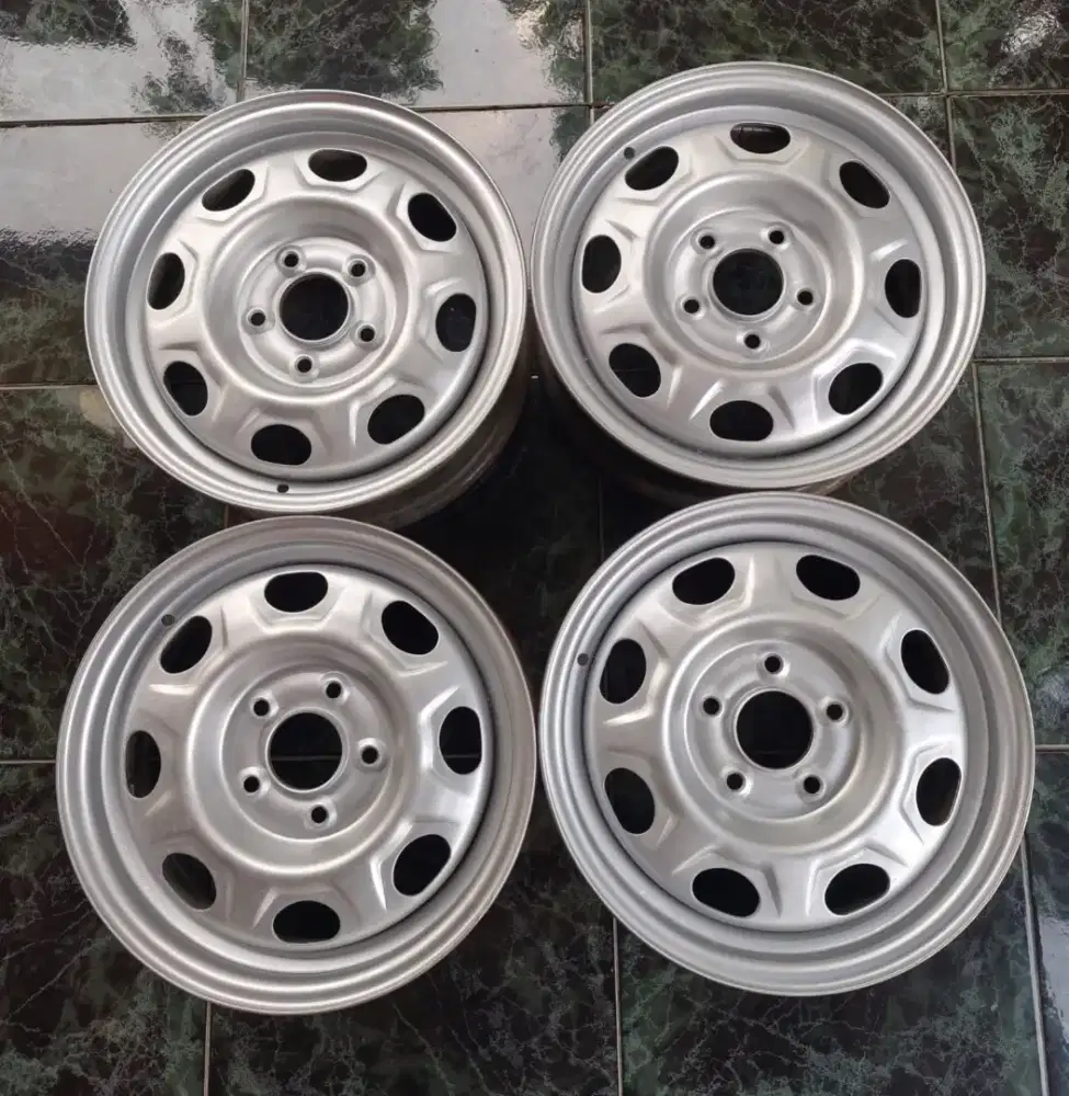 Velg ban taruna grandmax apv CR-V xtrail ertiga kijang innova serena