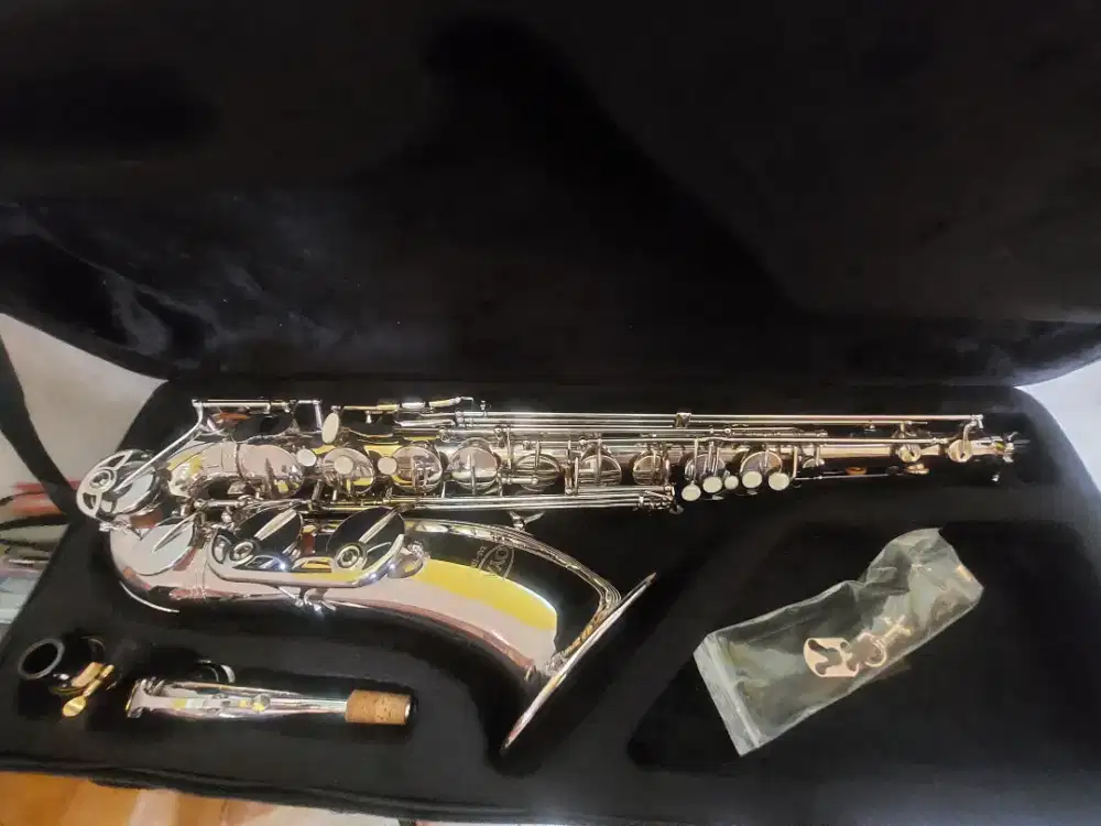 Saxophone Tenor Royale