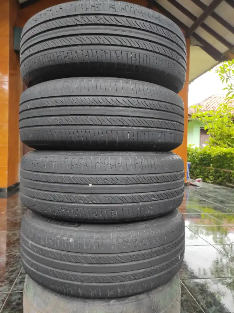 Ban r16 195/60 ex toyota kijang super jantan rover  innova