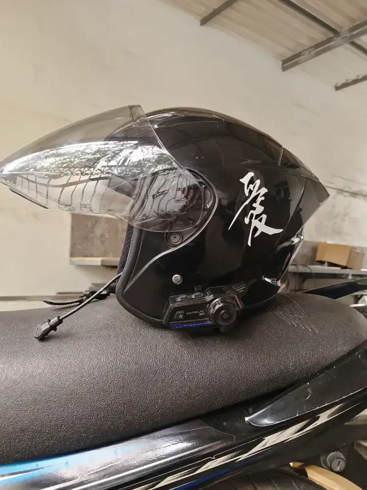 Helm NHK r1 elite