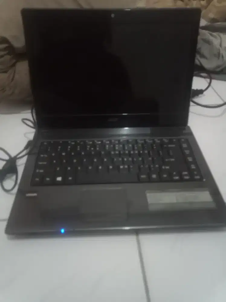Laptop Acer Aspire E1-451G AMD Quad Core (Matot / Bahan Servis)