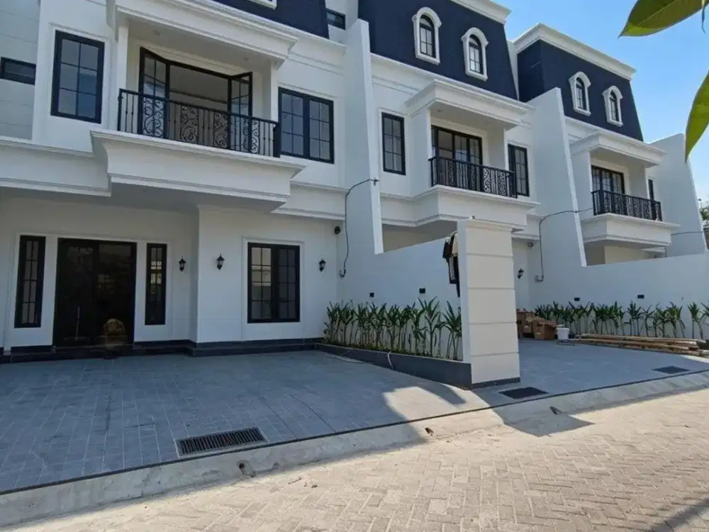 rumah mewah american classic dalam perumahan elit pondok bambu