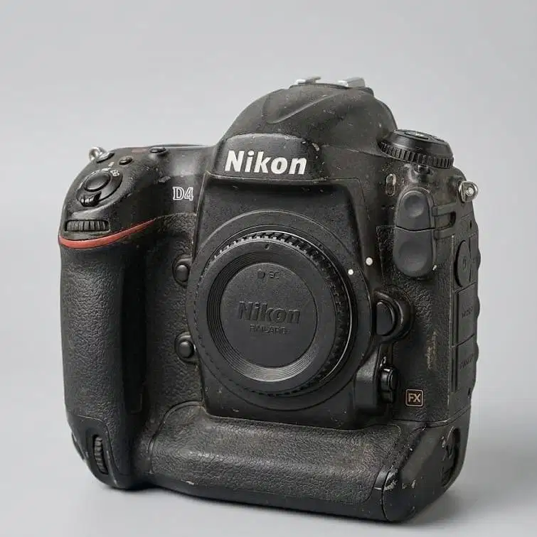 Nikon D4 Flagship Body Only – Kamera