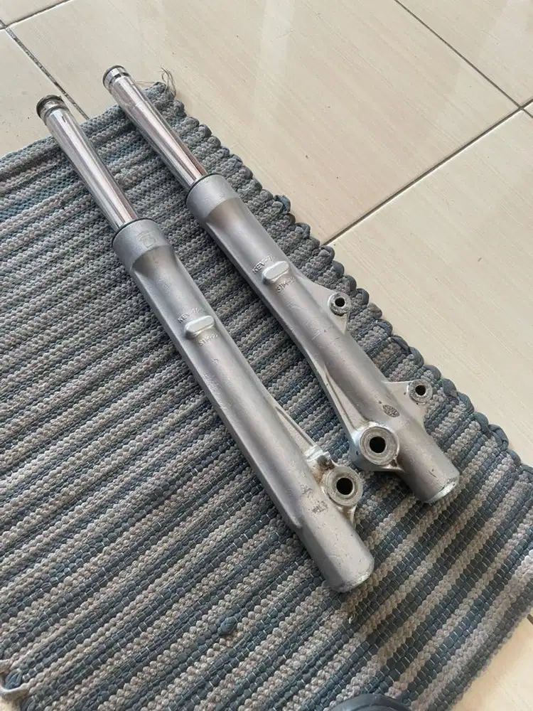 Shockbreaker depan supra cakram lokal