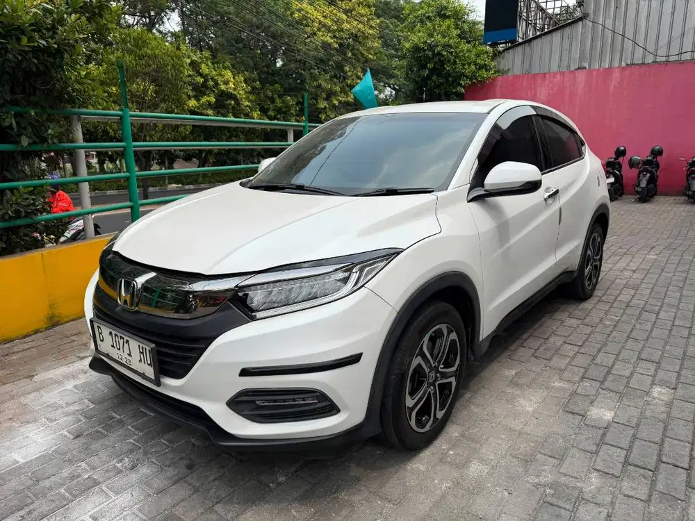 Honda HR-V HRV SE Plus CVT Matic AT Tahun 2018 Putih , 2017