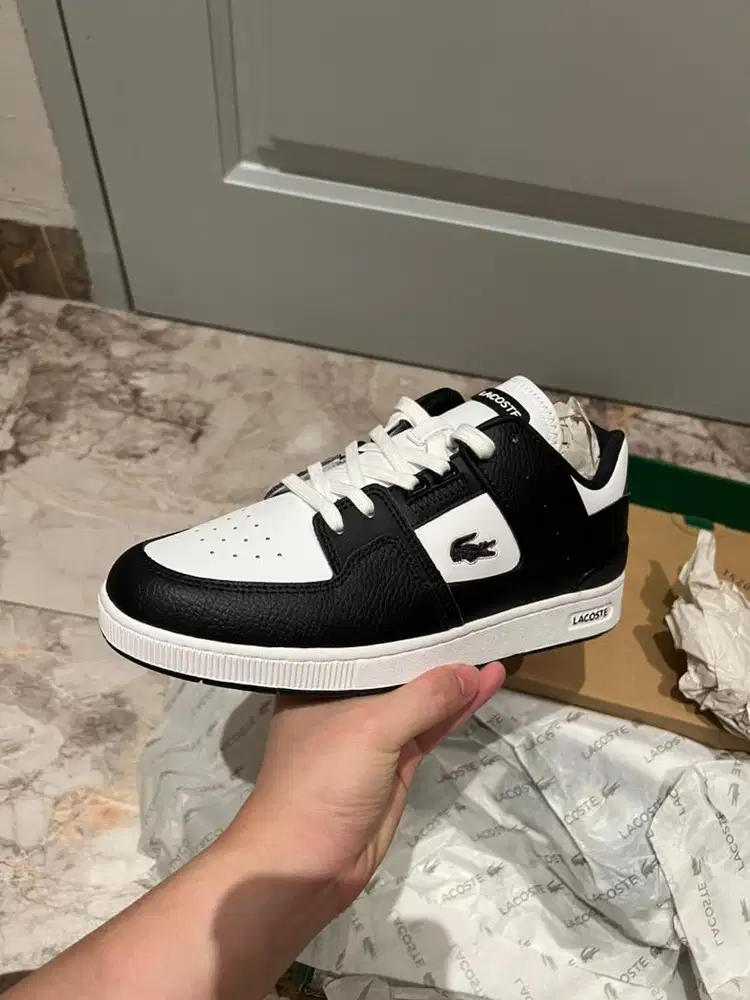 Sepatu Sneakers Lacoste Pria