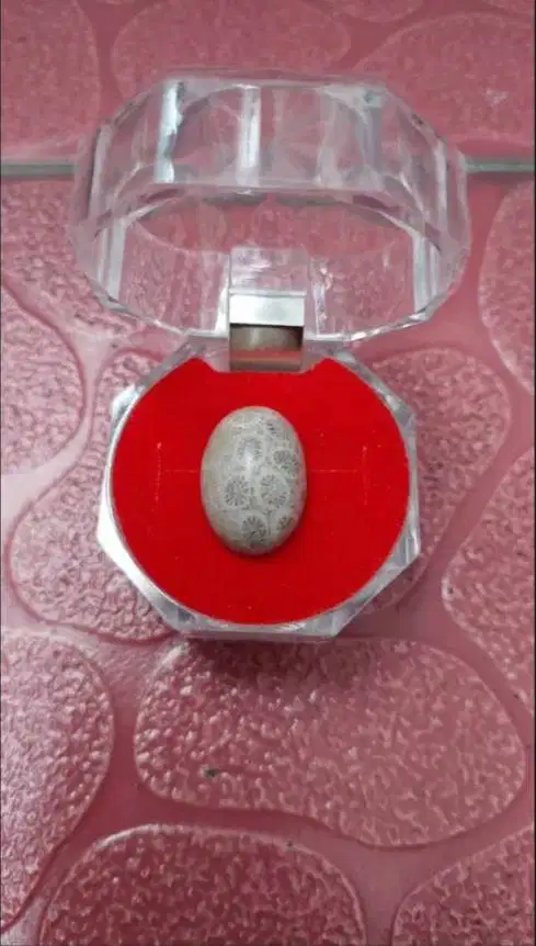 Batu Cincin Teratai Putih Alami