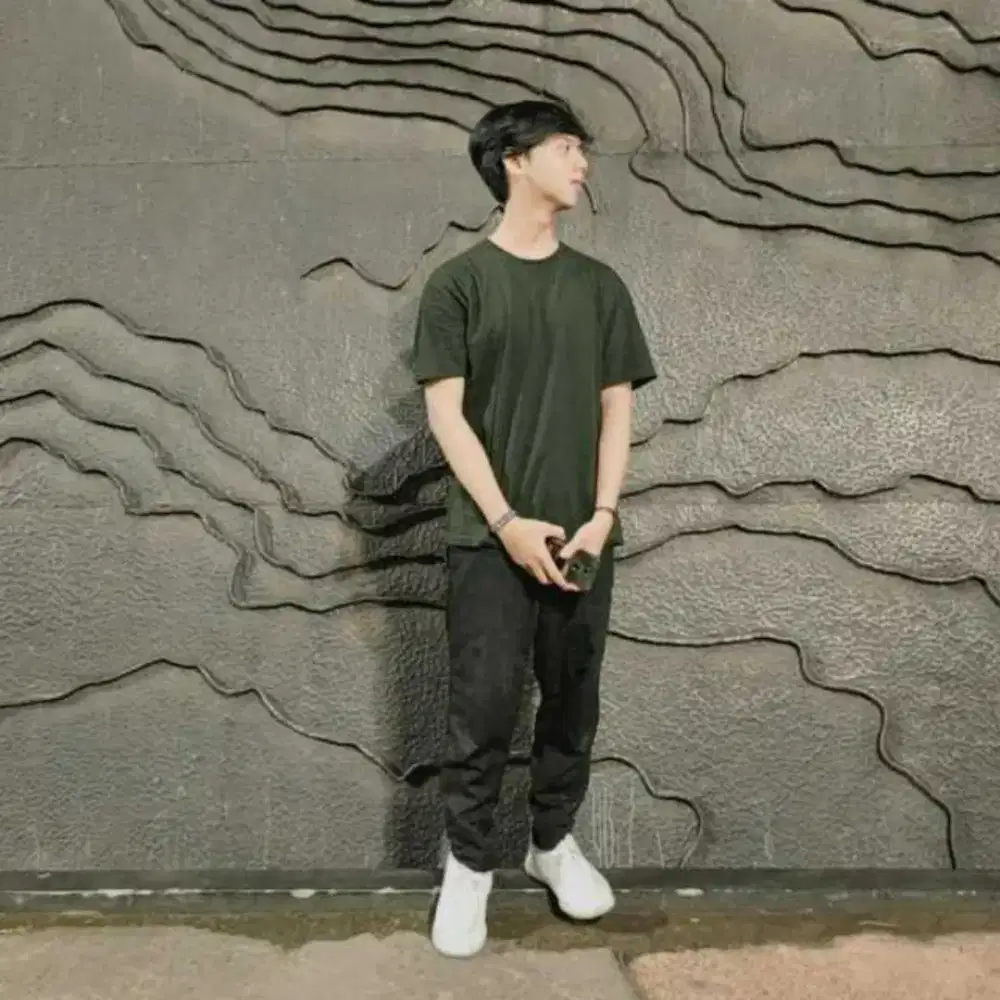 Mencari pekerjaan apa saja yang ada mess nya
