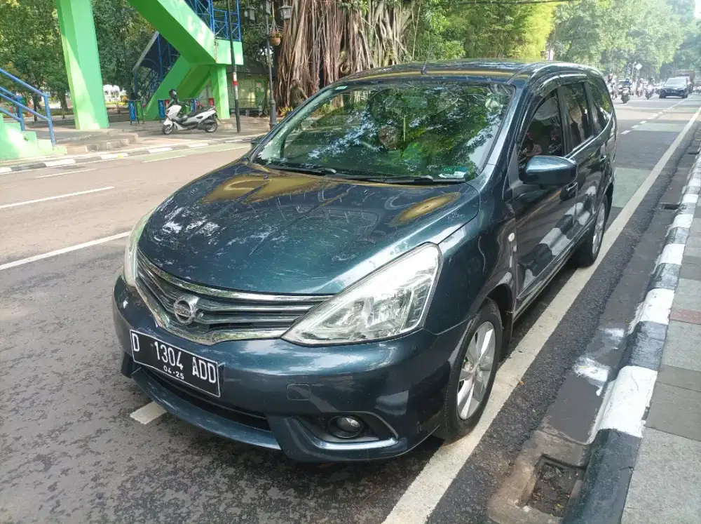 Disewakan Mobil Grand Livina