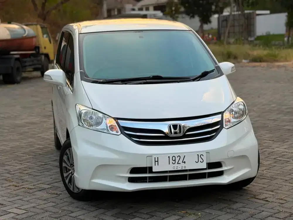 HONDA FREED 1.5 E PSD 2012/13 MATIC