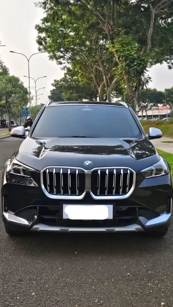 BMW X1 sDrive18i B38 2024 Hitam Odo 12 KM Pajak : 11/2026 ( genap )