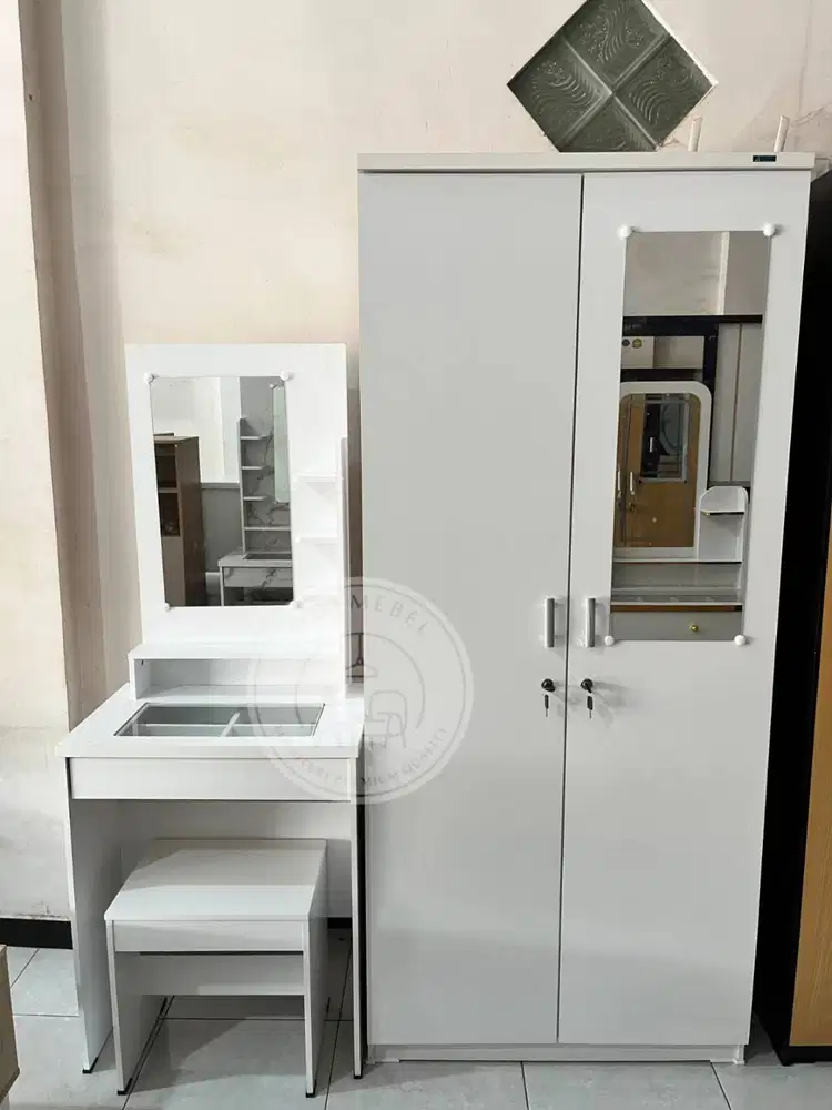 PROMO SET LEMARI PAKAIAN DAN MEJA RIAS TERMURAH SALE