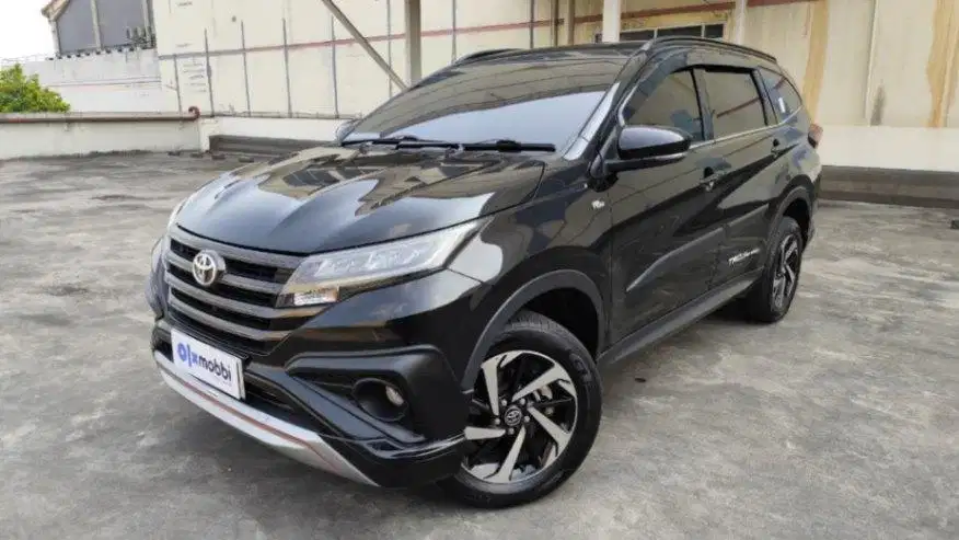 Toyota Rush 1.5 TRD Sportivo Bensin-AT 2019 Hitam