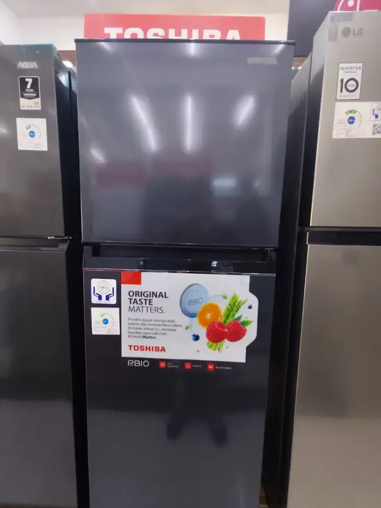 Kulkas Toshiba 2 pintu