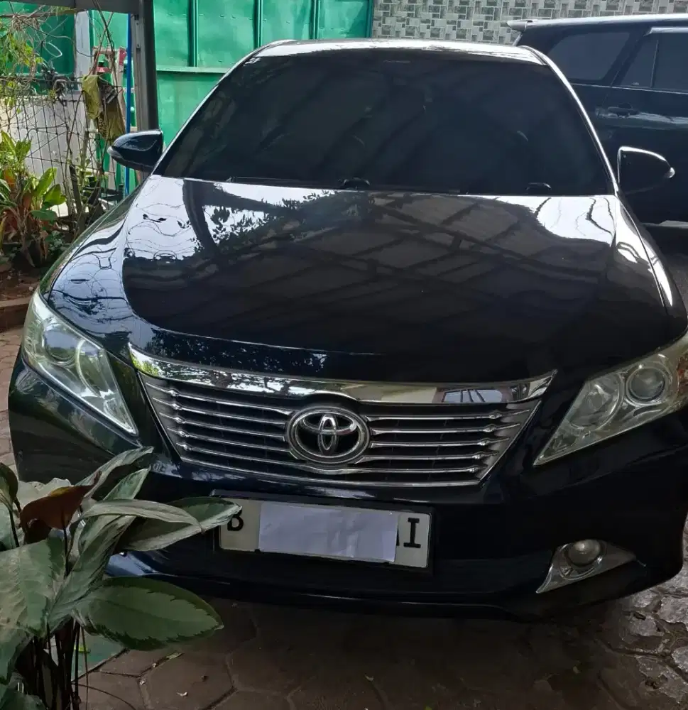 Toyota Camry 2.5 V Matic AT 2013 Hitam Metalik