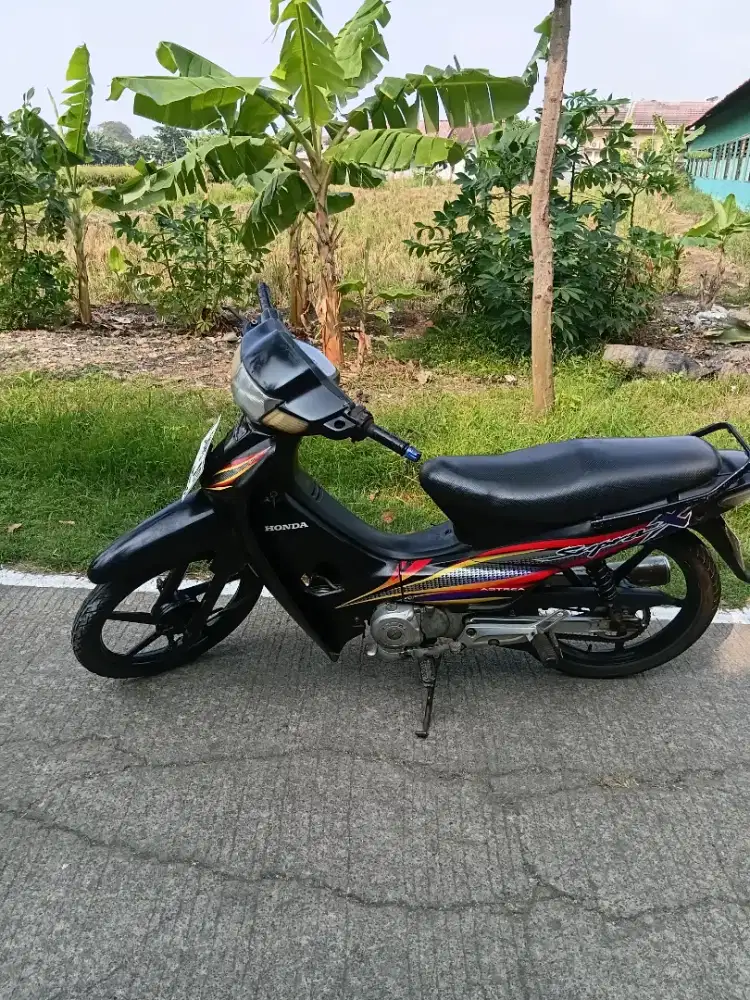 Di jual cepat supra x 2004 ss lengkap mesin sehat luar dalam