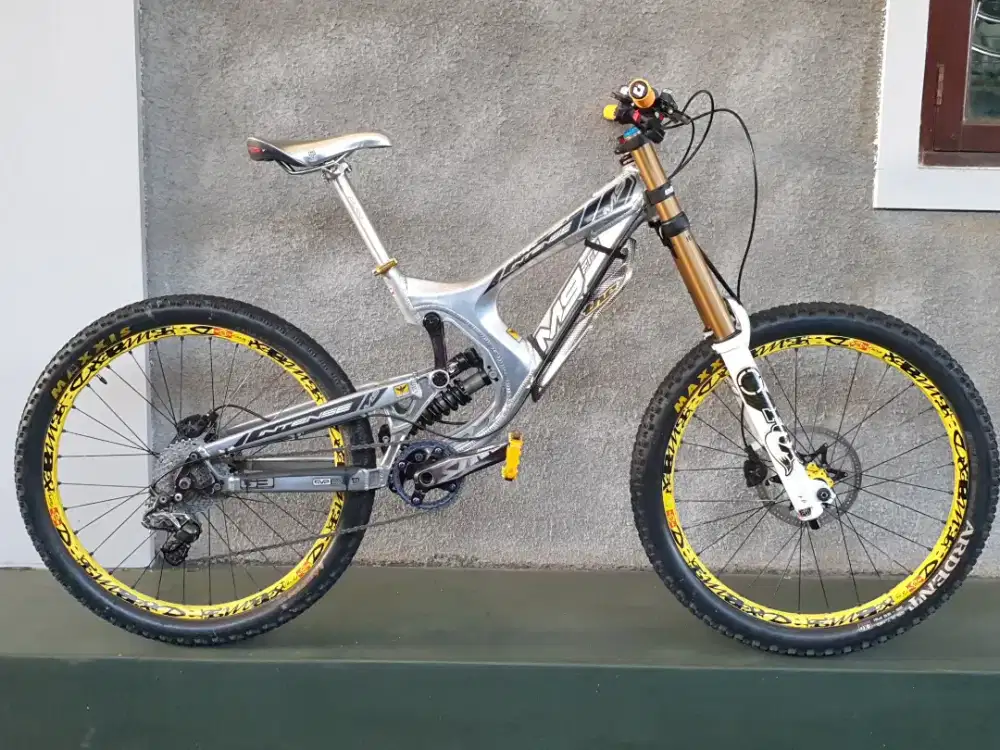 DIJUAL Fullbike INTENSE DH