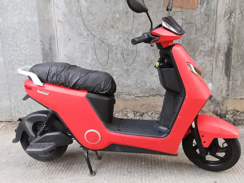 Uwinfly D75 istimewa