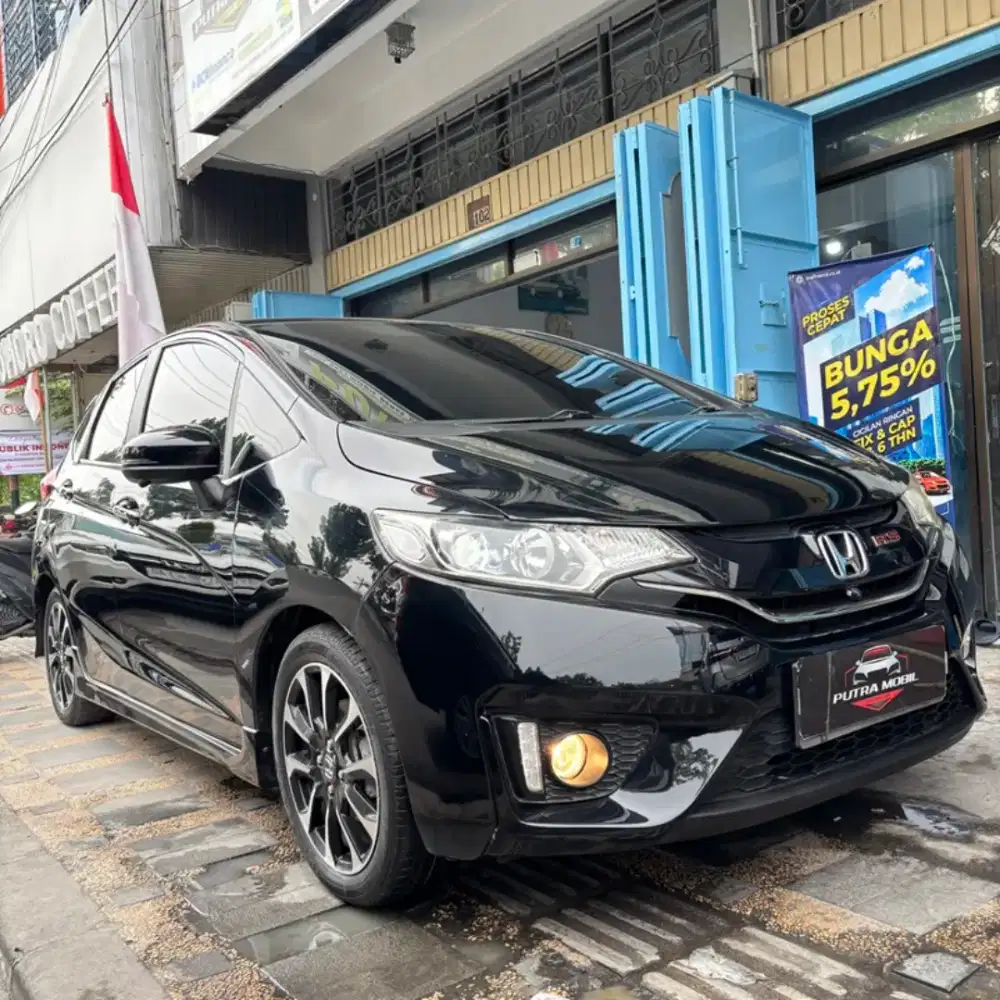 Honda Jazz GK5 1.5 RS CVT 2017 Hitam