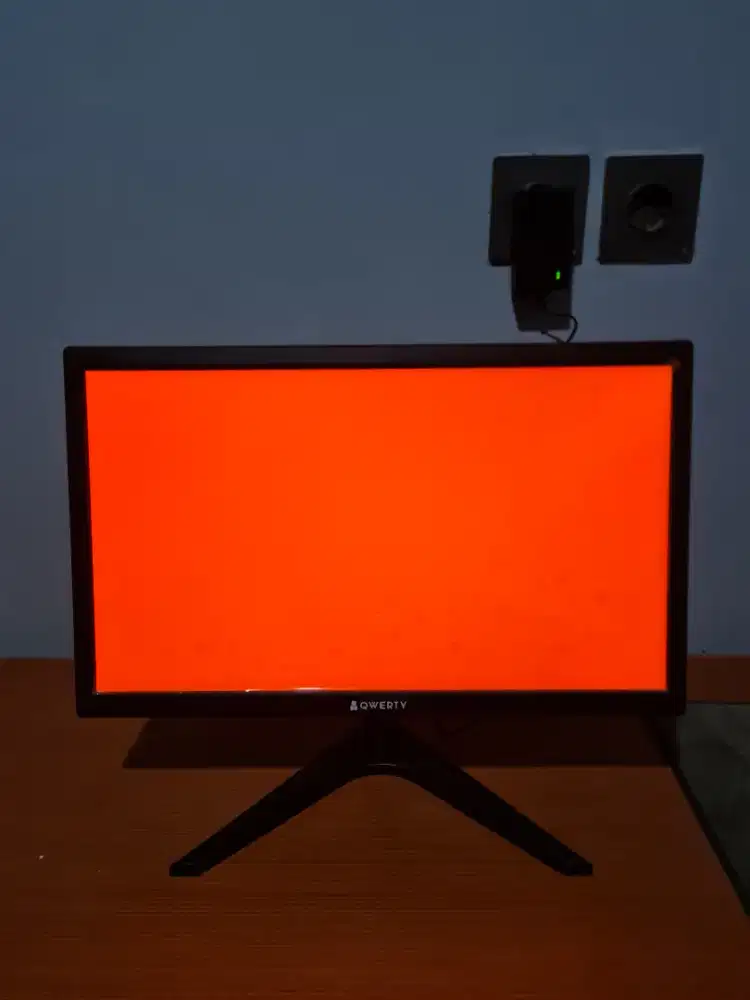 Monitor Qwerty 19 Mulus Segelan Plastik