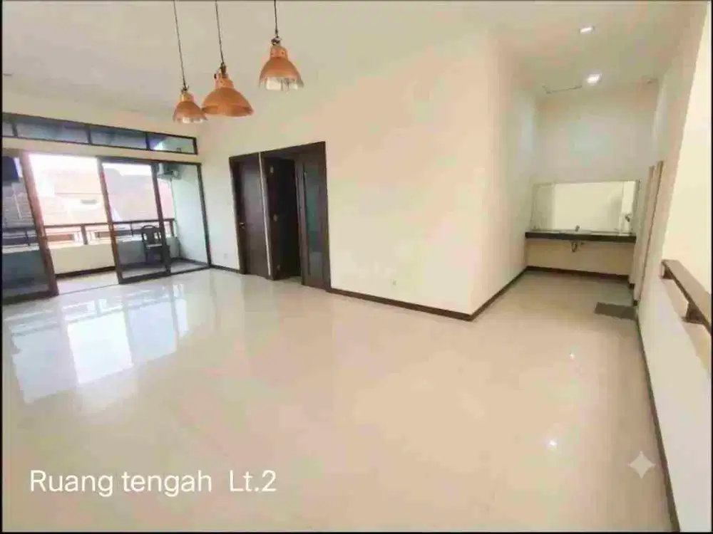 Rumah 2 Lantai Siap Huni di Patung Kuda Taman Kopo Indah 2 Bandung