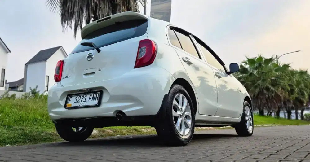 Nissan march L 1.2 at 2015