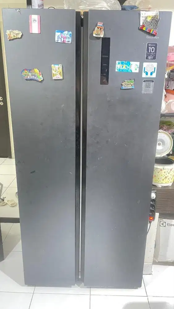 ini yg 10lt paling besar  merk electrolux
