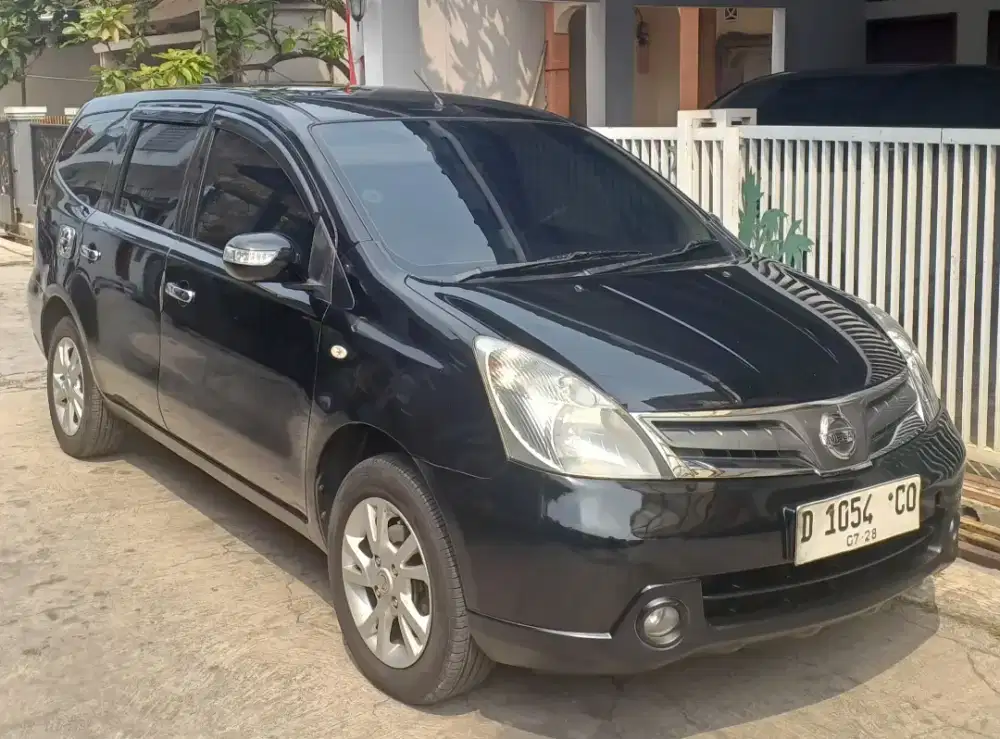 Dijual Grand Livina SV Matic 2012
