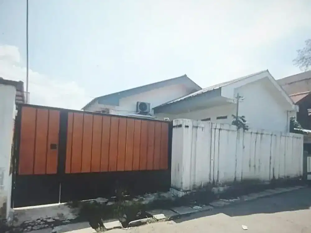 Dijual Rumah di Teluk Buyung Dekat Stasiun Bekasi
